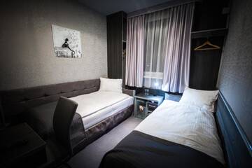 Фото номера Двухместный номер с 2 отдельными кроватями Отель Hotel Forma г. Пила 2
