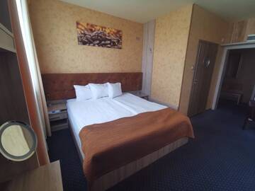 Фото номера Роскошный четырехместный номер Отель Hotel Forma г. Пила 3